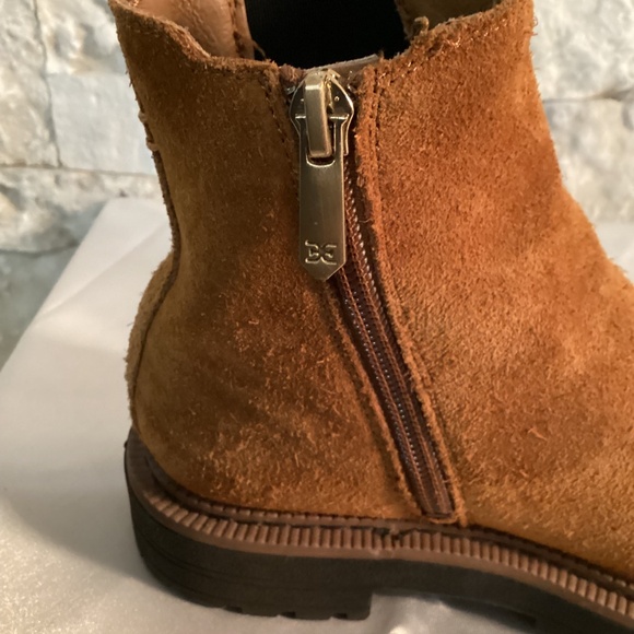 Sam Edelman Laguna Chelsea Boots (Kids) - Picture 5 of 16